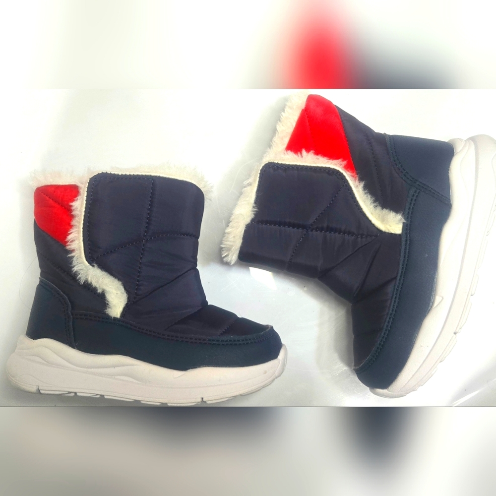 Size 5 Boys Snow Boots - Picture 3 of 4